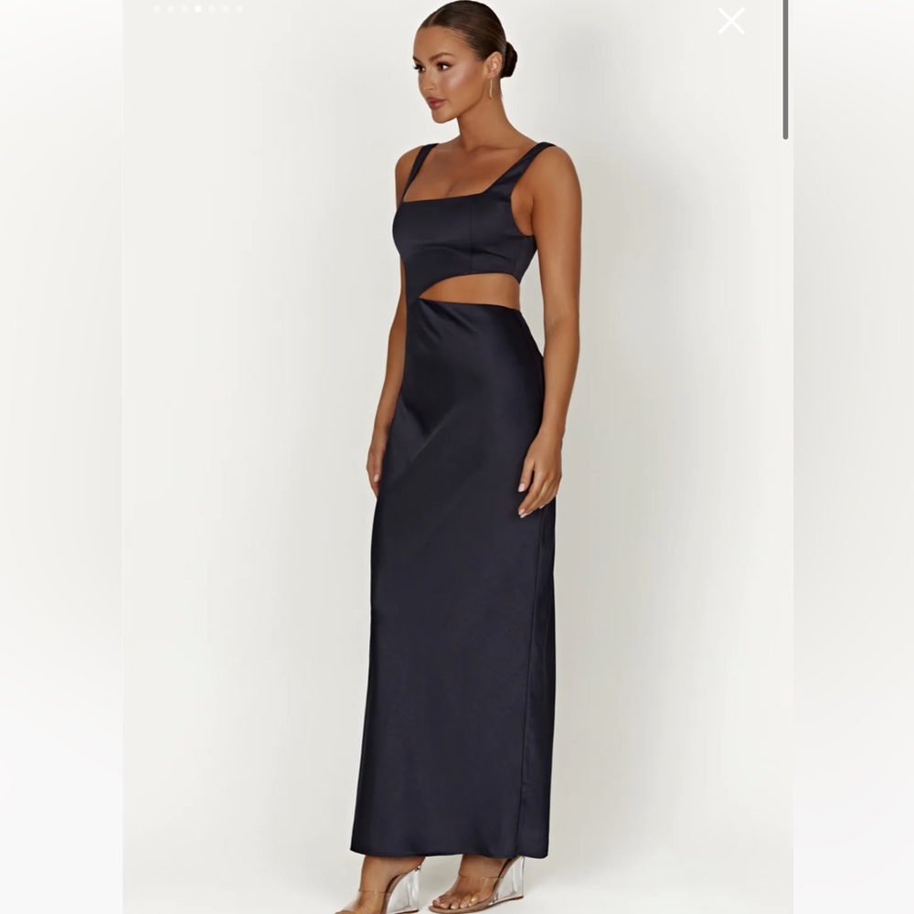 Meshki Gown
Gianna Maxi Dress - Midnight Navy
Size: XS